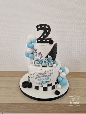 Gâteau deux étages thème course automobile