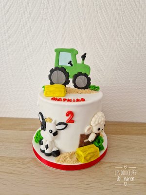 Gâteau thème ferme avec tracteur