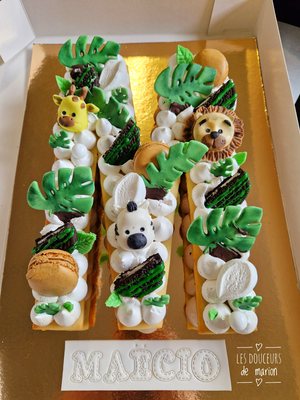 Letter cake M thème jungle